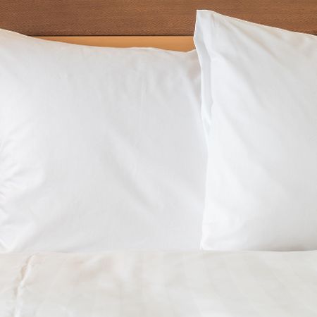 Holiday Inn Express - Kingston West By Ihg Экстерьер фото