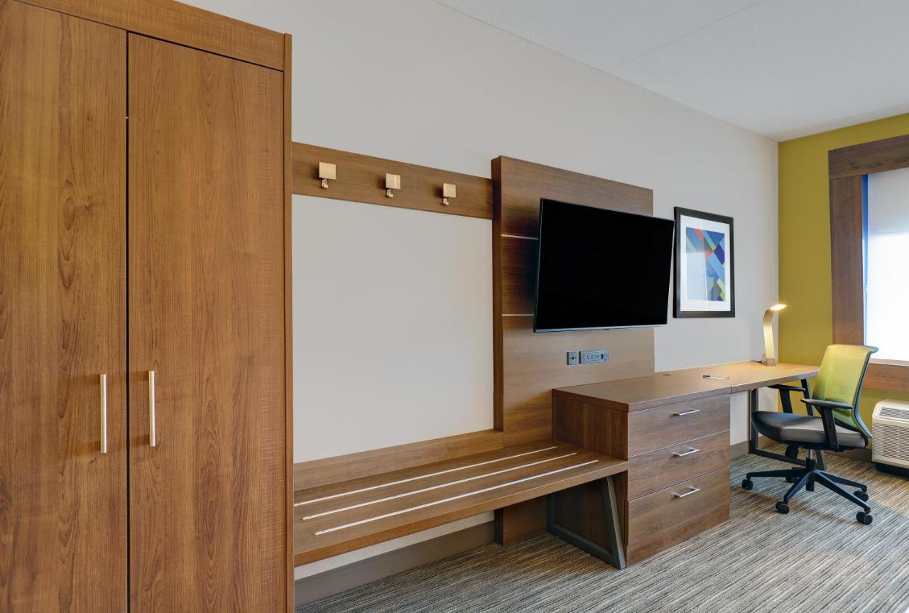 Holiday Inn Express - Kingston West By Ihg Экстерьер фото