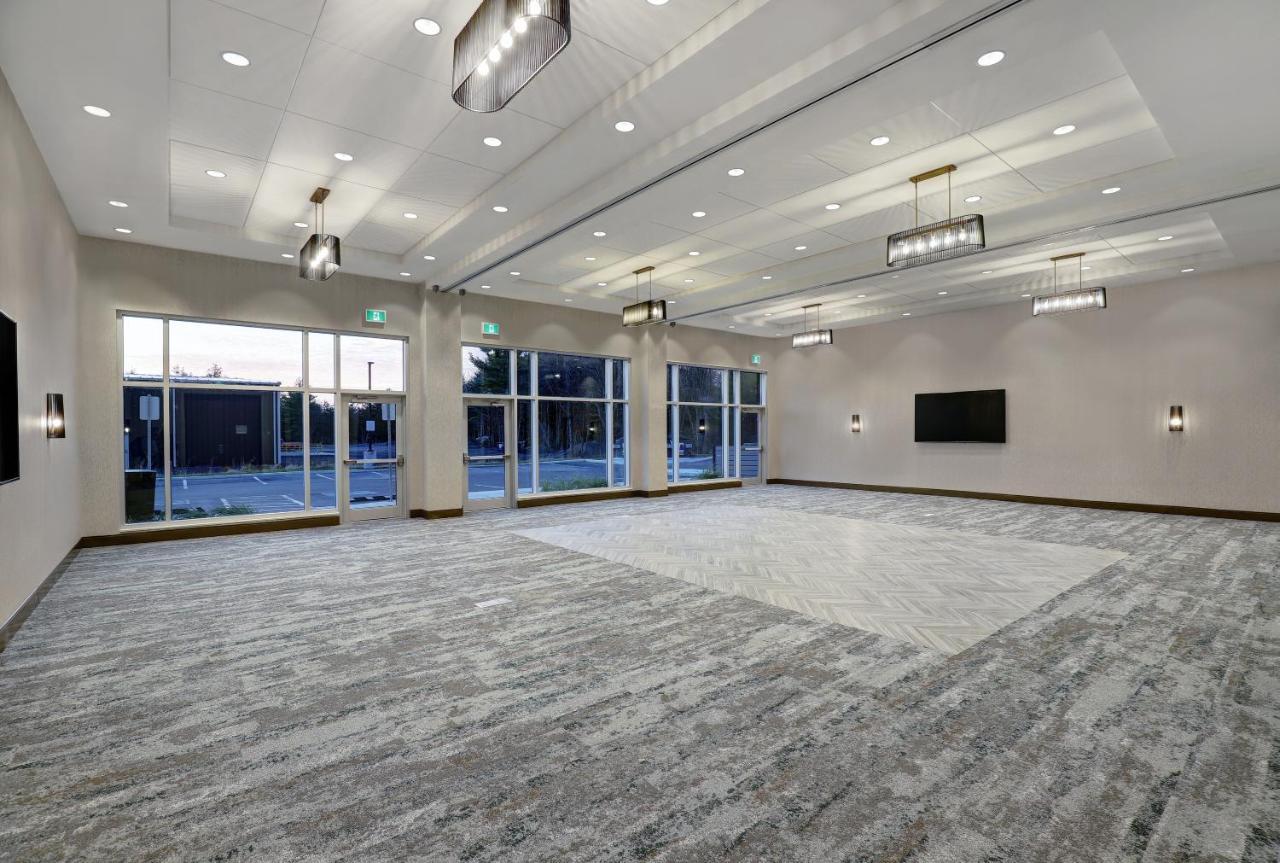 Holiday Inn Express - Kingston West By Ihg Экстерьер фото
