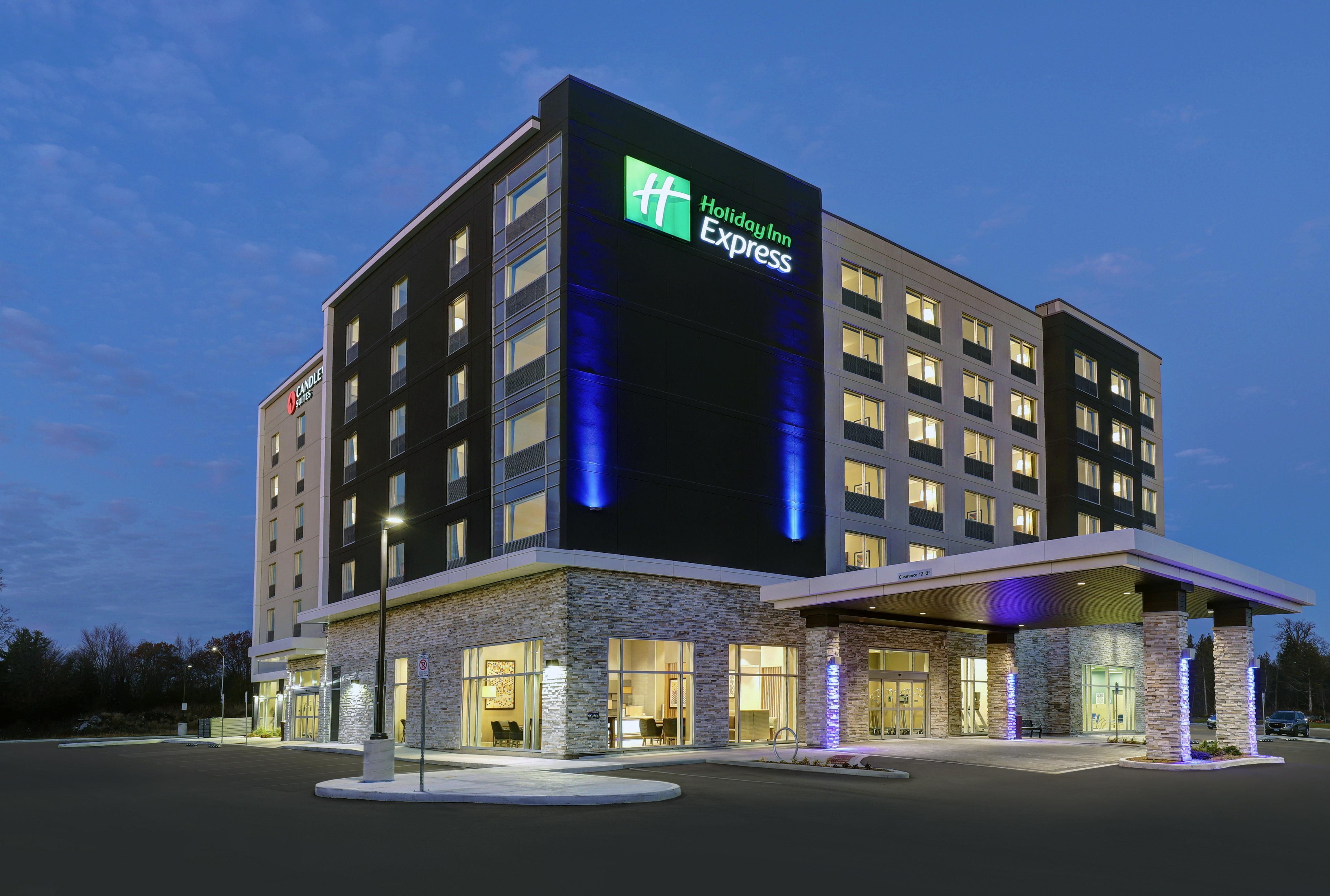 Holiday Inn Express - Kingston West By Ihg Экстерьер фото