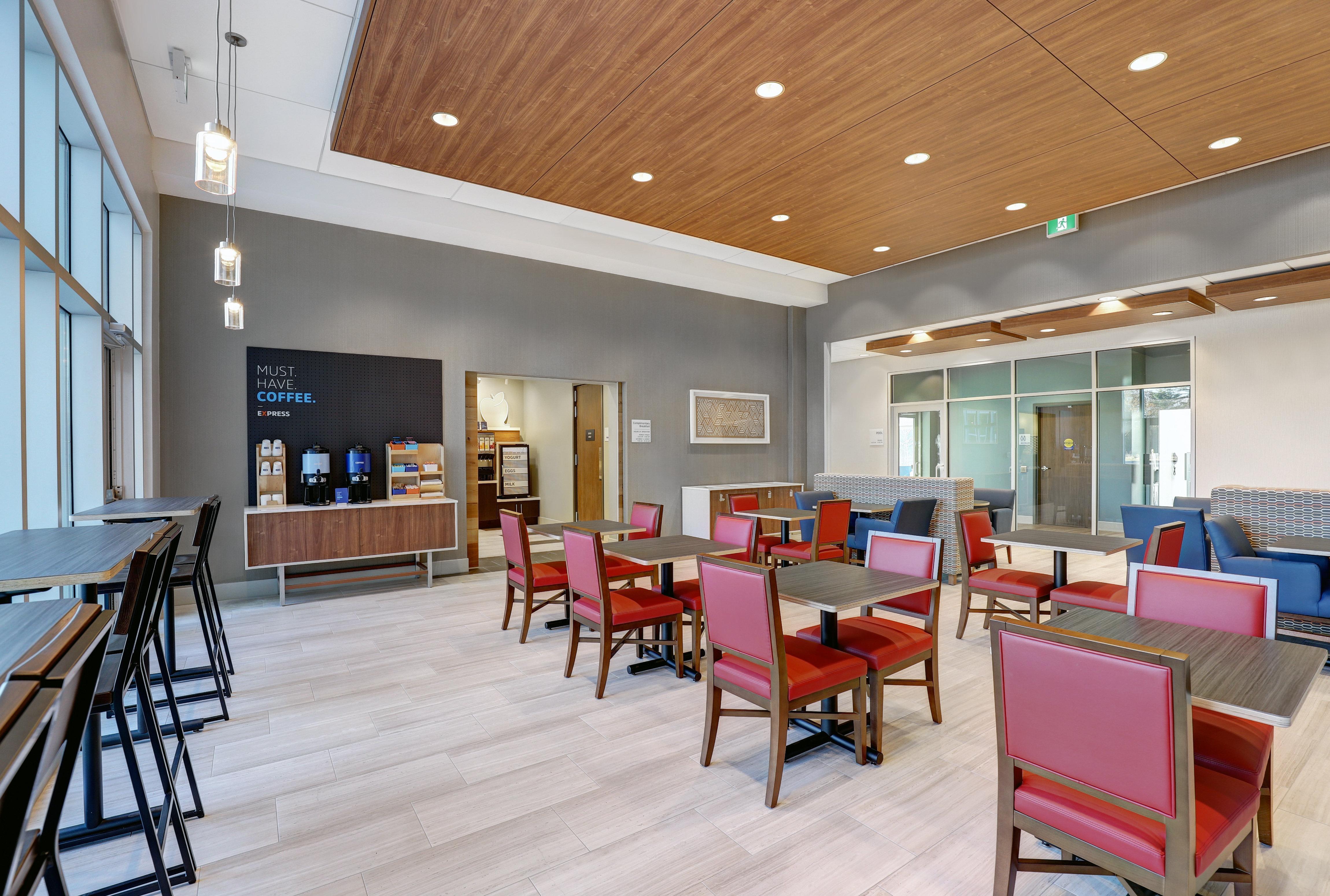 Holiday Inn Express - Kingston West By Ihg Экстерьер фото
