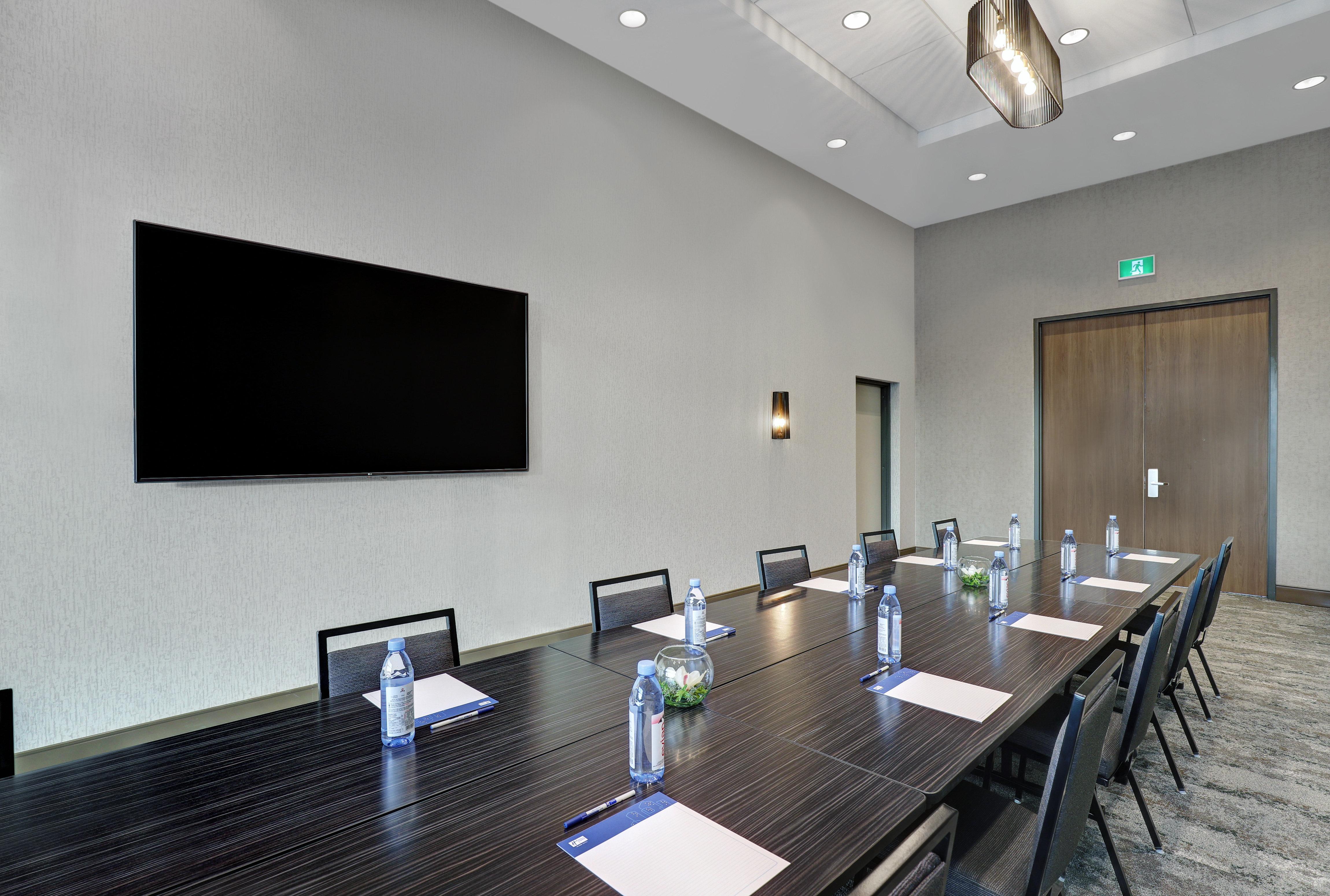 Holiday Inn Express - Kingston West By Ihg Экстерьер фото