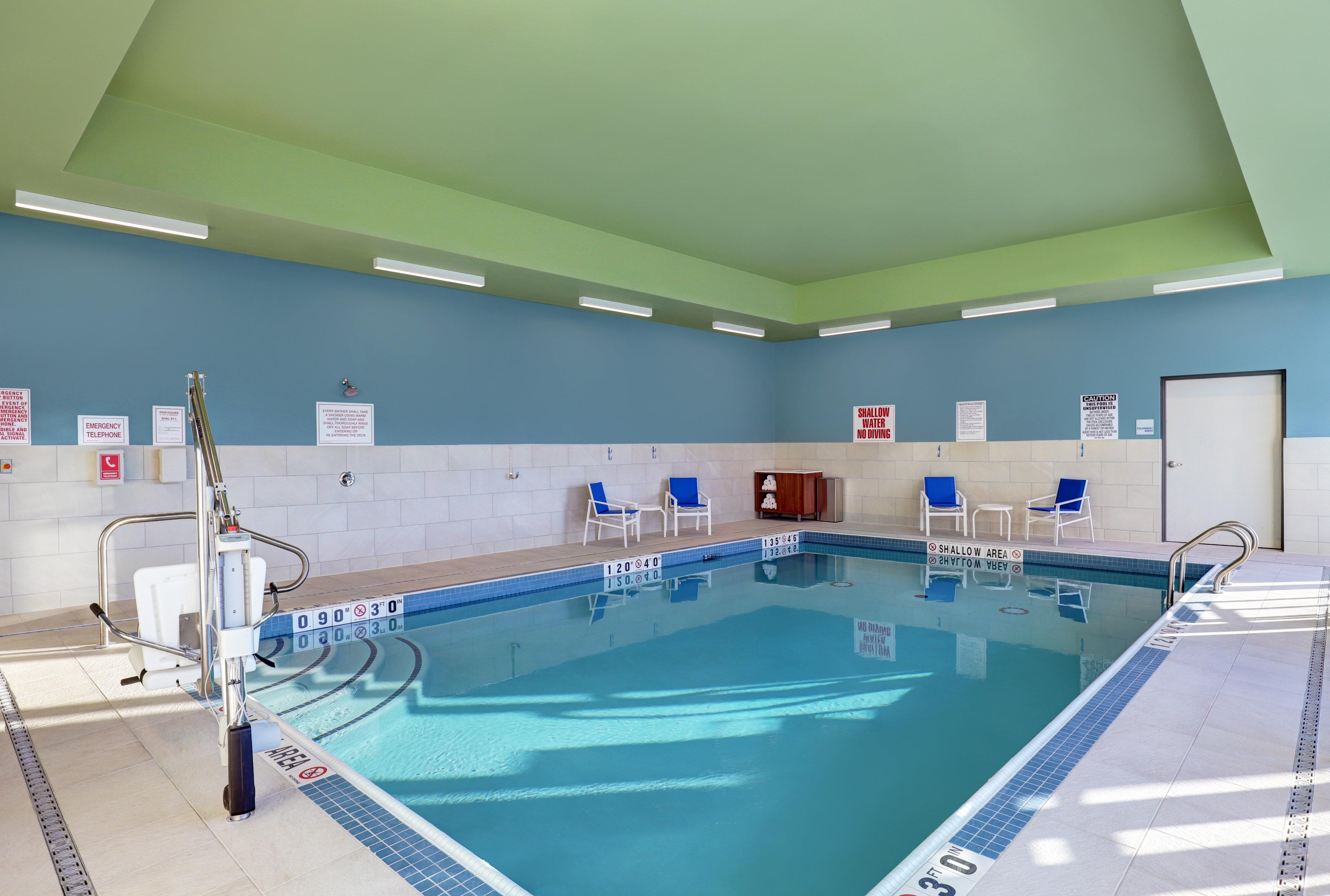 Holiday Inn Express - Kingston West By Ihg Экстерьер фото