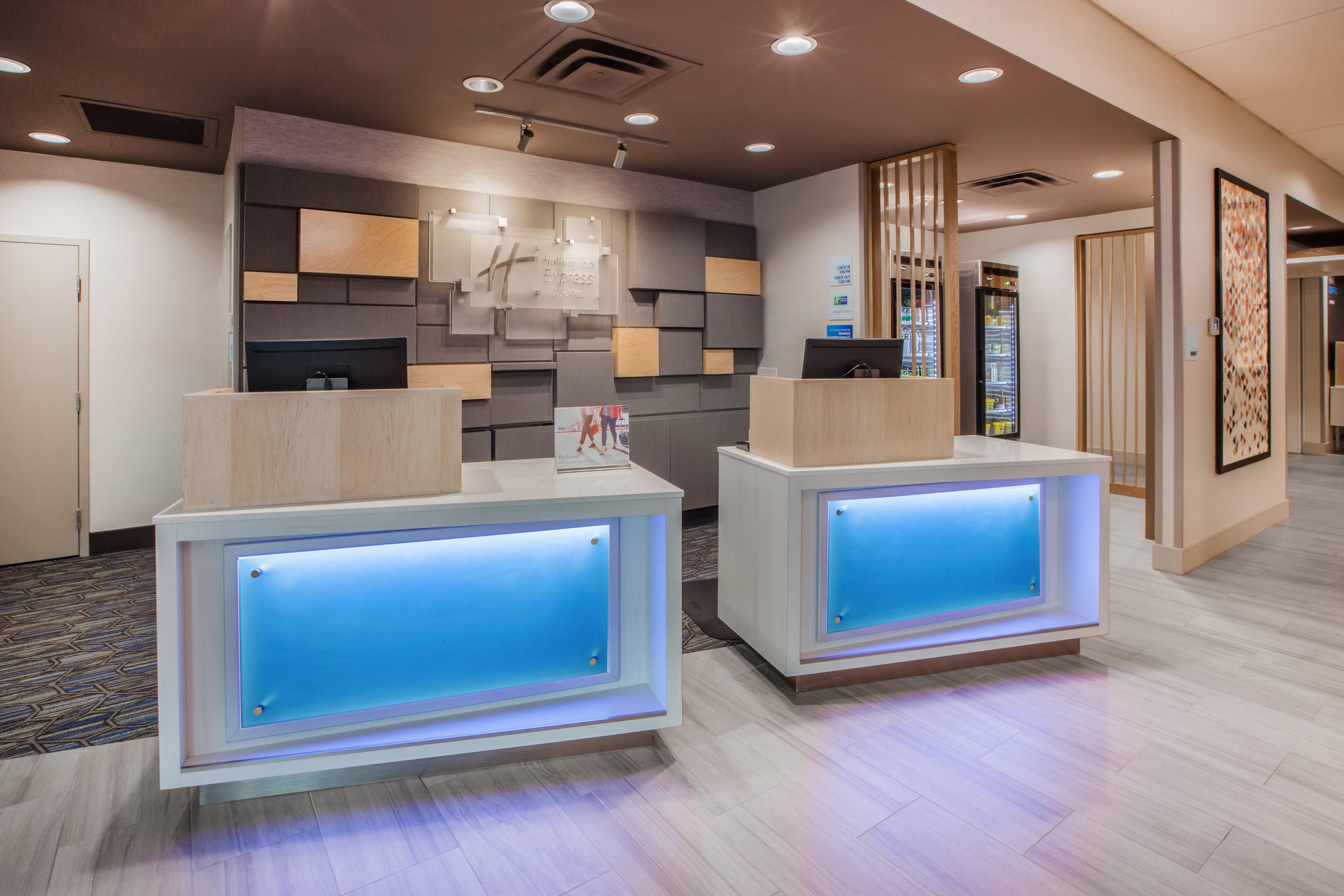 Holiday Inn Express - Kingston West By Ihg Экстерьер фото