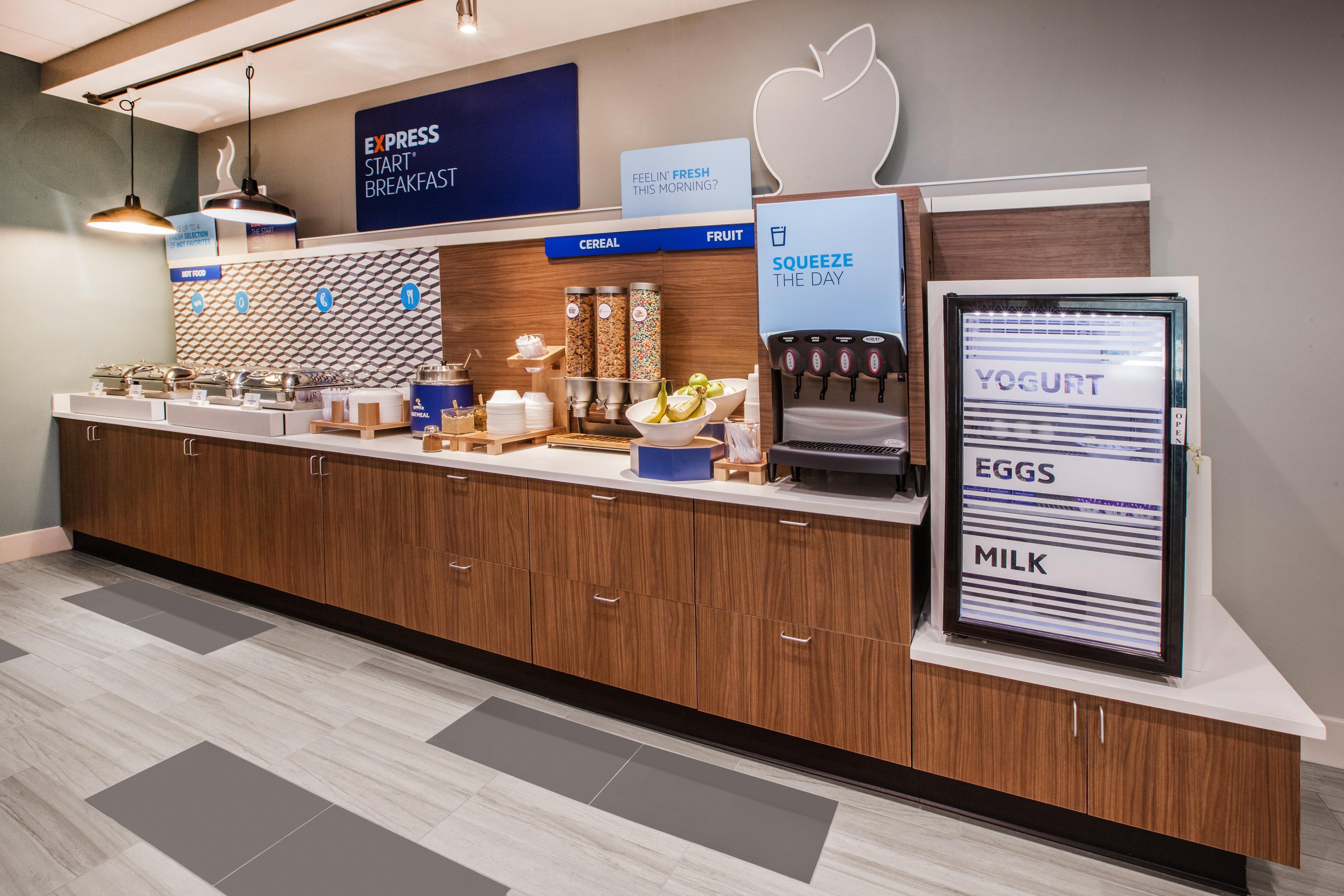 Holiday Inn Express - Kingston West By Ihg Экстерьер фото