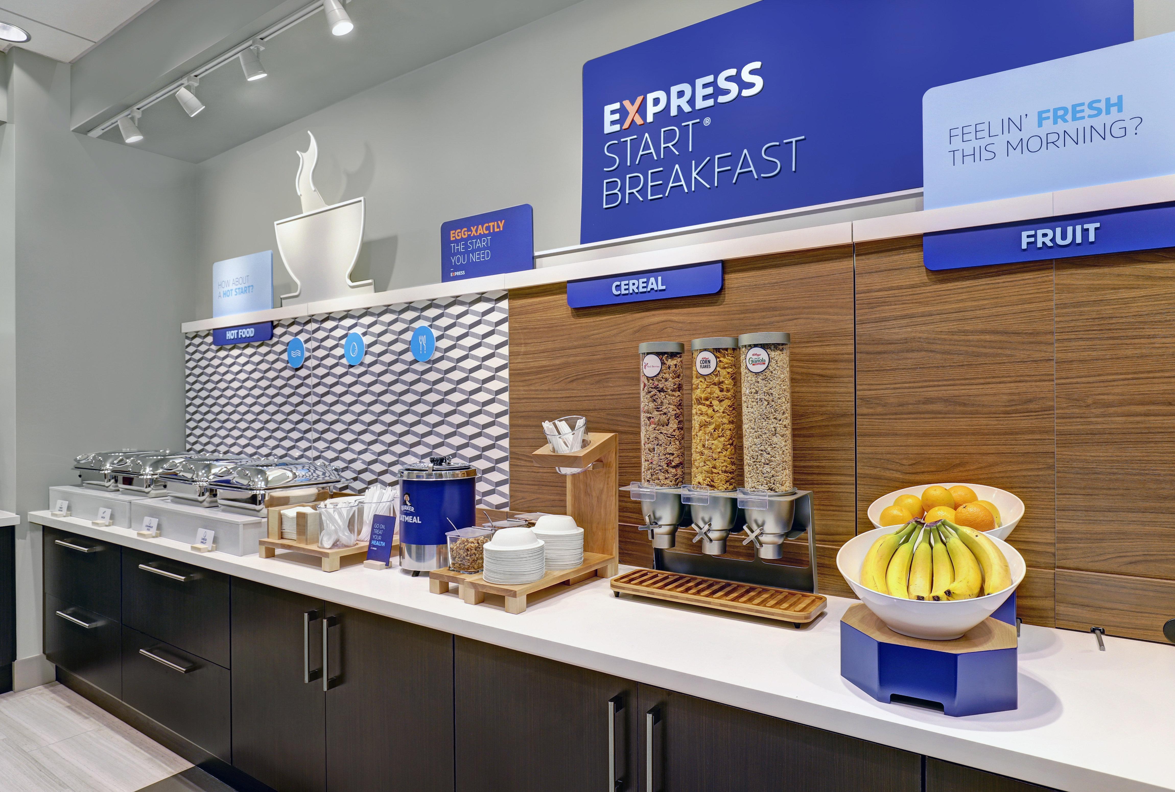 Holiday Inn Express - Kingston West By Ihg Экстерьер фото
